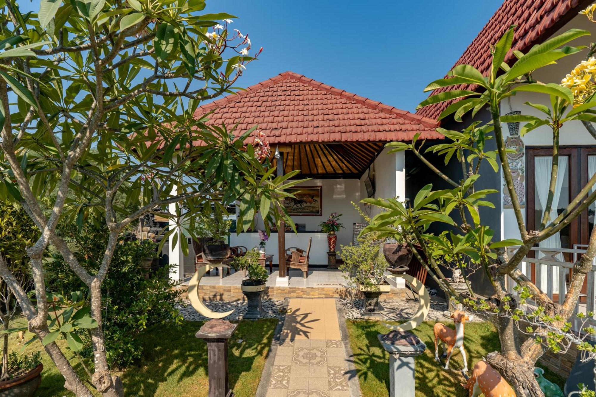 Kaylas Hill Resort Batununggul Exterior photo